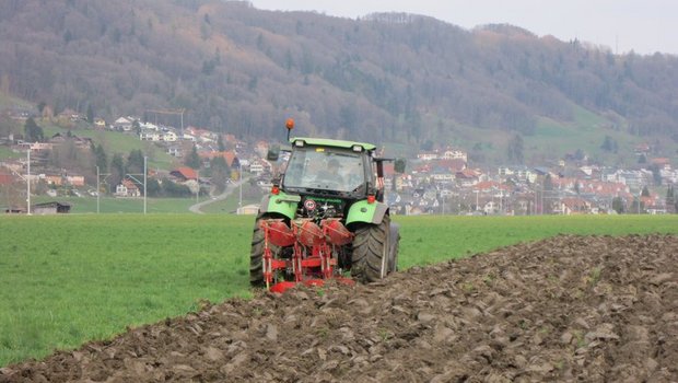 Deutsche Landwirte und Landwirtinnen wollen zusammenspannen: Das Bundesministerium lanciert eine Datenplattform zum Austausch und Überblick. (BauernZeitung)