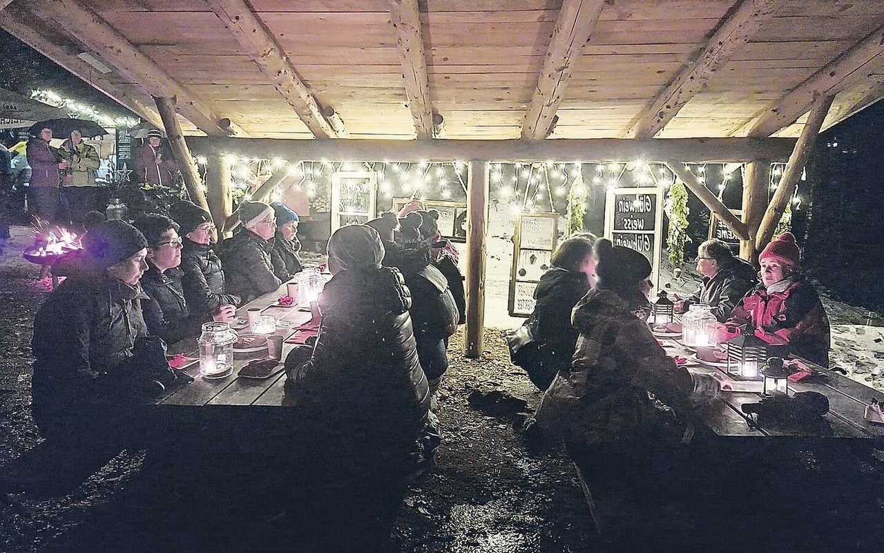 Über 200 Luzerner Bäuerinnen trafen sich zum Adventsfüür an unterschiedlichen Standorten, hier in Romoos.