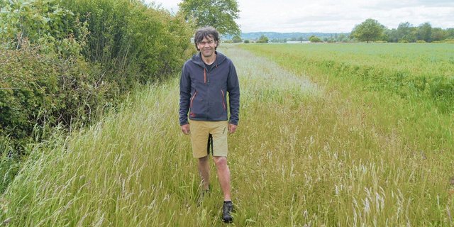 Landwirt Thomas Baumann produziert Biodiversität.  