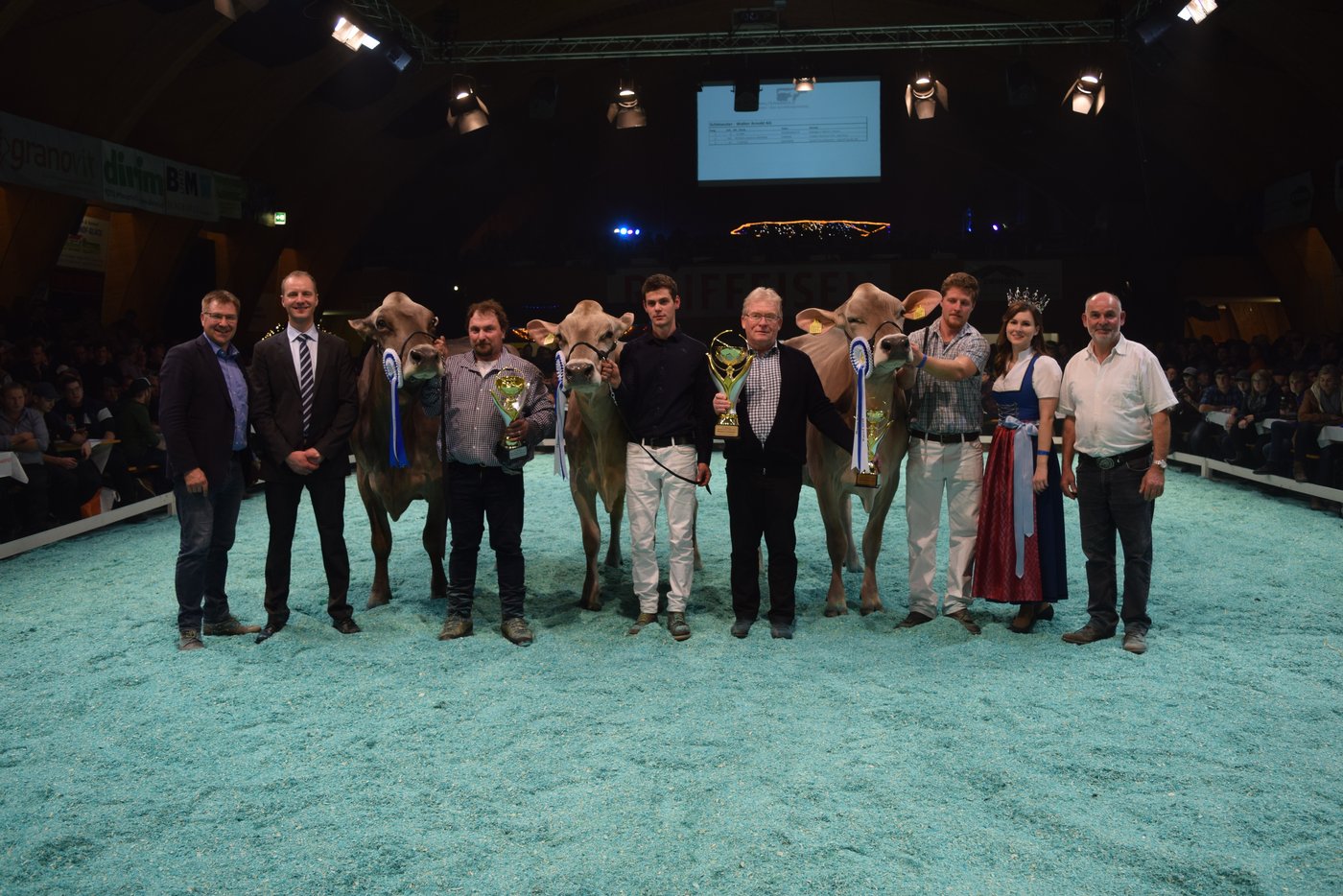 Schöneuter-Wahl (v.l.): Vize-Miss Assmira, Siegerin Lina und Honorable Mention Sarina..