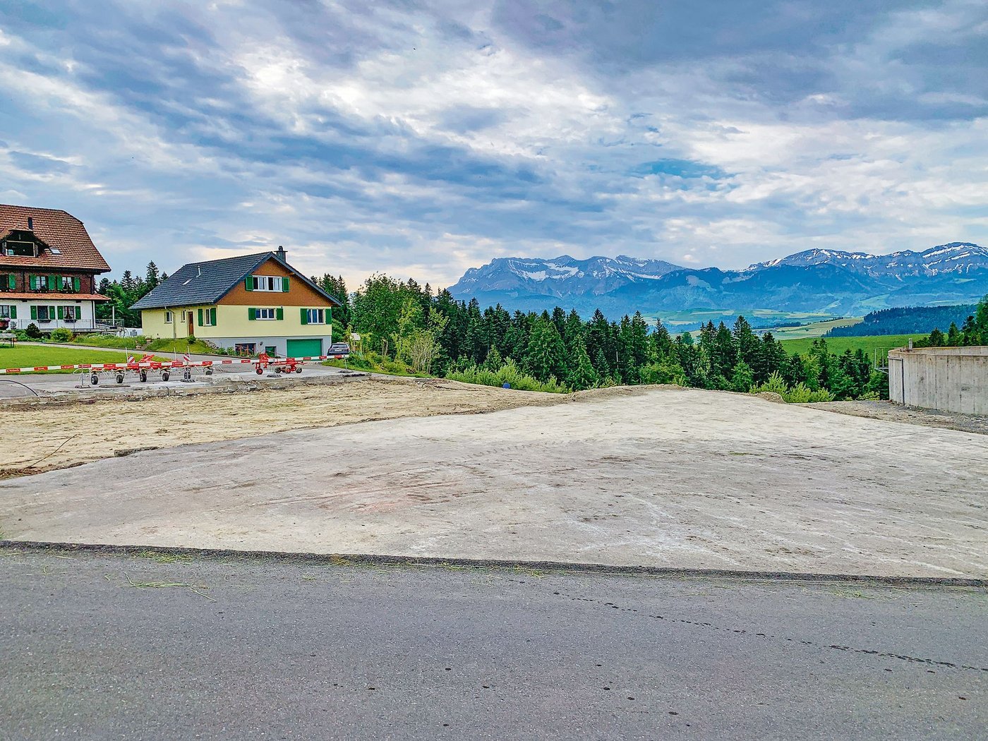 Der geräumte Brandplatz Anfang Juni. (Bild Josef Scherer)
