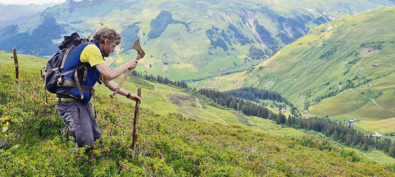 Die Alp Gafien im Prättigau hat eine Fläche von rund 280 Hektaren. Für die Weideeinteilung sind rund 15 Kilometer Zaun zu erstellen und unterhalten.