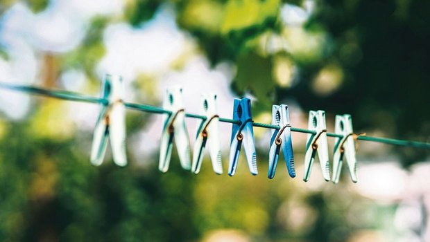 Das Aufhängen der Wäsche ist zwar Arbeit, aber kein sonderliches Hexenwerk. Die Wahl des richtigen Waschmittels ist da schon die grössere Herausforderung. 