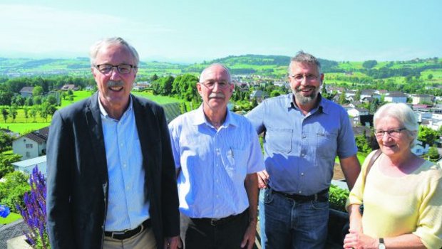 Sind Teil des Initiativkomitees: Die Agronomen Josef Blum und Franz Xaver Kaufmann, Landwirt Hanspeter Hunkeler und Biobäuerin Wendy Peter (v.l.) (Bild Josef Scherer)