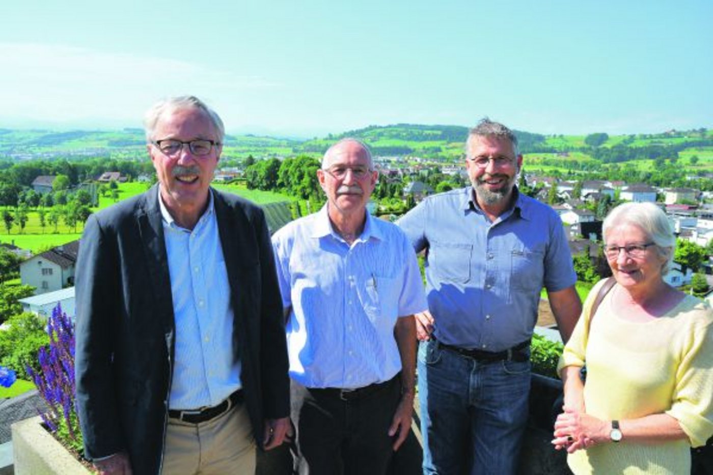 Sind Teil des Initiativkomitees: Die Agronomen Josef Blum und Franz Xaver Kaufmann, Landwirt Hanspeter Hunkeler und Biobäuerin Wendy Peter (v.l.)  (Bild Josef Scherer)
