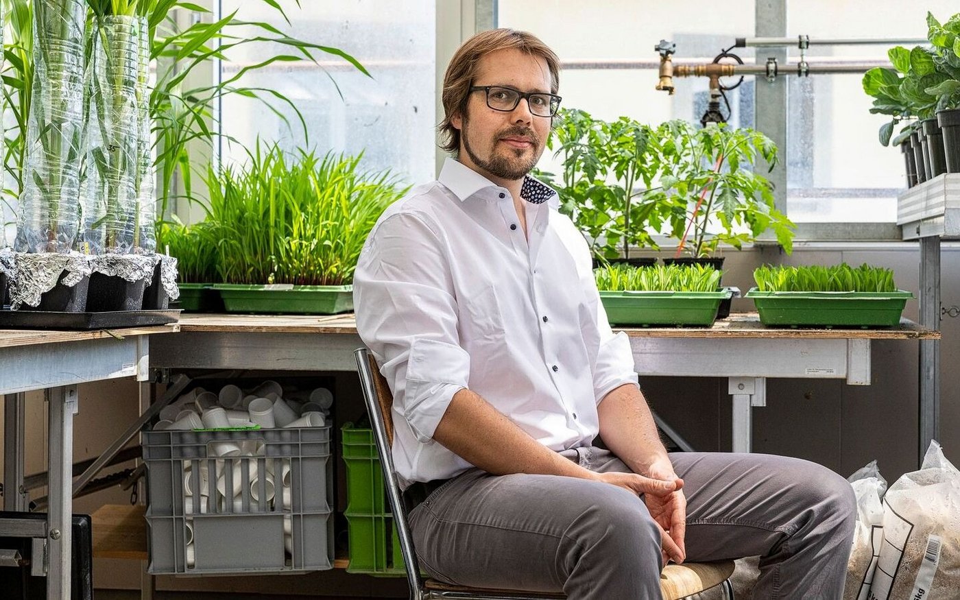 Matthias Erb arbeitet an der Uni Bern und führt mit seiner Familie einen Betrieb im Berner Oberland.