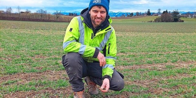 Benjamin Denzler macht regelmässig Blattsaftanalysen von seinen Kulturen, um zu sehen, wie die aktuelle Nährstoffversorgung aussieht. 