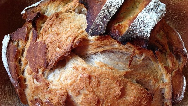 Frisch gebackenes Brot ist eine Verführung – aber bitte nicht zu schnell essen, denn erst nach längerer Zeit im Mund kommen alle Aromen zur Geltung. (Bild Pixabay)