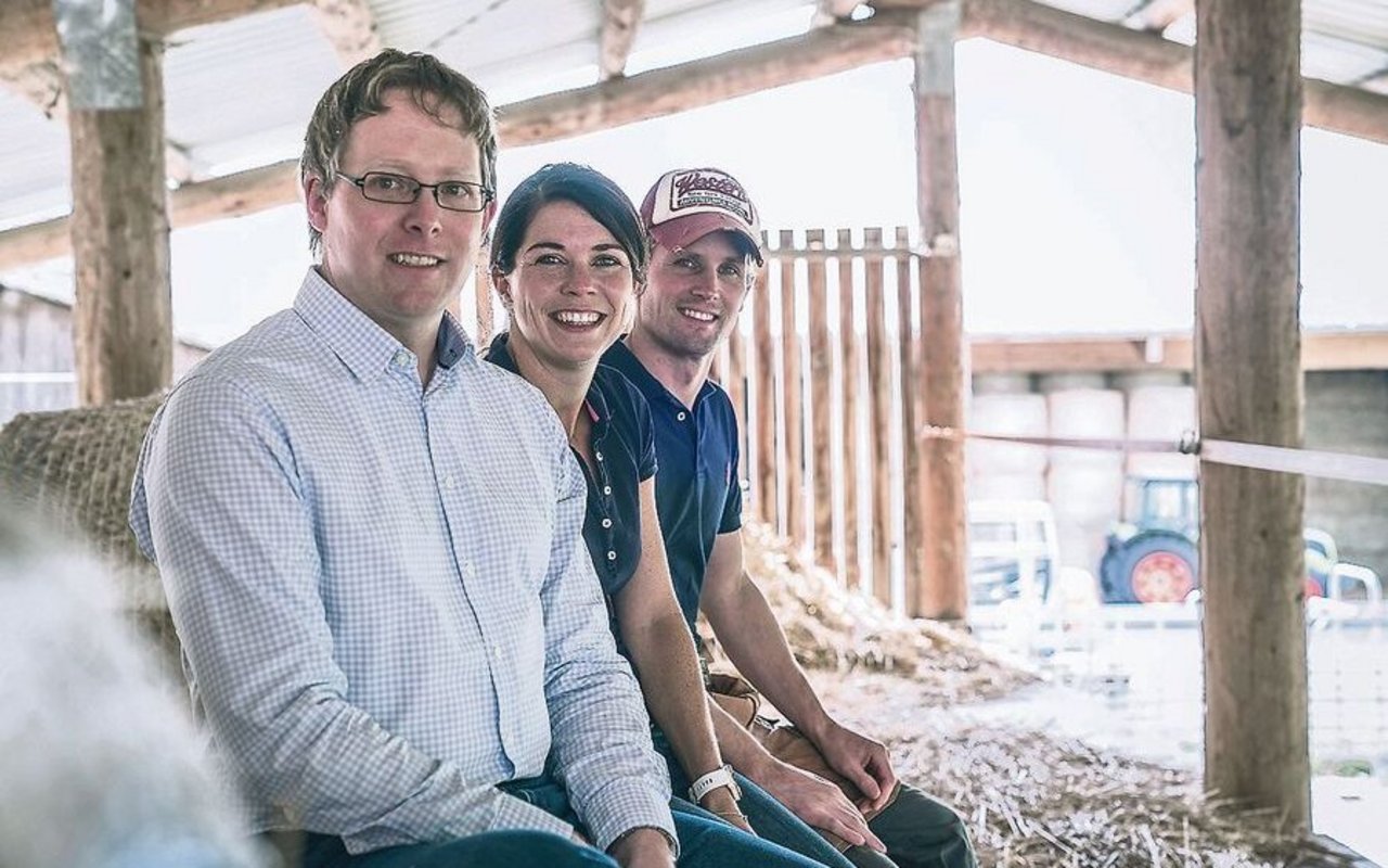 Sind zufrieden mit der Makoni-Software: Entwickler Moritz Kobel, Michèle und Jonathan Kobel (v. l. n. r.).