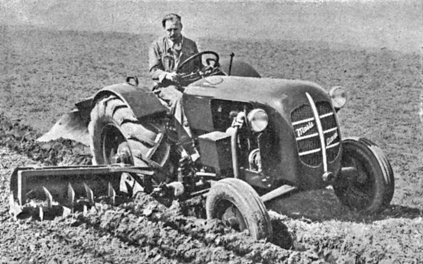 Die Zapfwelle ermöglichte es Traktoren, sowohl Geräte zu ziehen als auch Arbeitsmaschinen anzutreiben. So konnten erstmals auch mehrere Arbeitsprozesse in einem Durchgang erledigt werden.