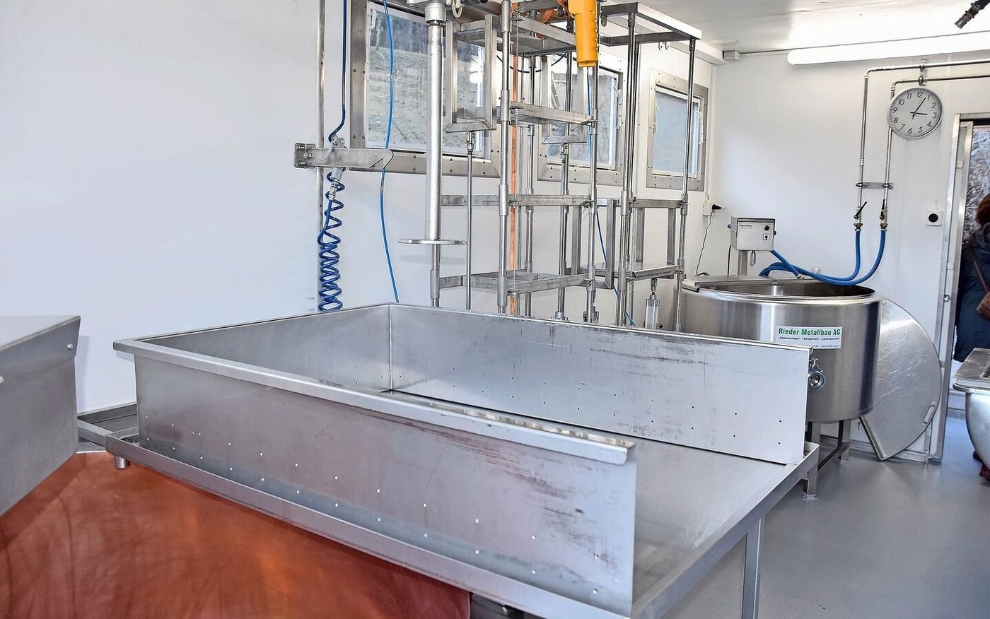 Im Ueschinental ist eine mobile Käserei im Einsatz.