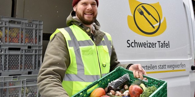 Täglich sammelt die Schweizer Tafel in rund 450 Filialen von Grossverteilern nicht mehr verkaufbare, aber einwandfreie Lebensmittel ein. (Symbolbild Schweizer Tafel)