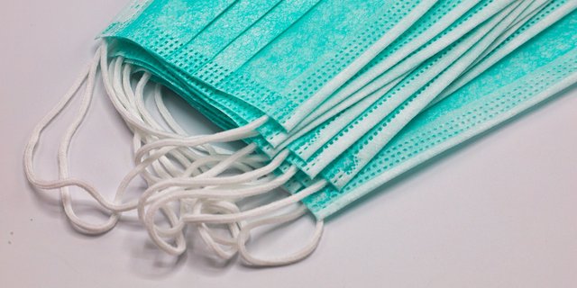 Aufgrund der steigenden Fallzahlen wurde die Maskenpflicht in öffentlichen Räumen auf die ganze Schweiz ausgedehnt. (Bild pixabay)