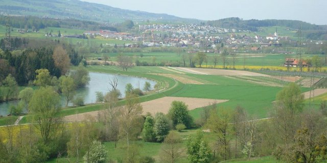 Reusslandschaft im Freiamt. Der Bauernverband Aargau befürchtet, dass hier wegen dem Reussprojekt der   Luzerner noch mehr Wasser durchfliesst und das Kulturland gefährden kann. (Bild Josef Scherer)