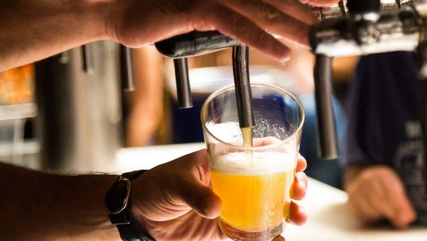 An deutschen Zapfhähnen werden weniger Bier gezapft. (Bild pd)