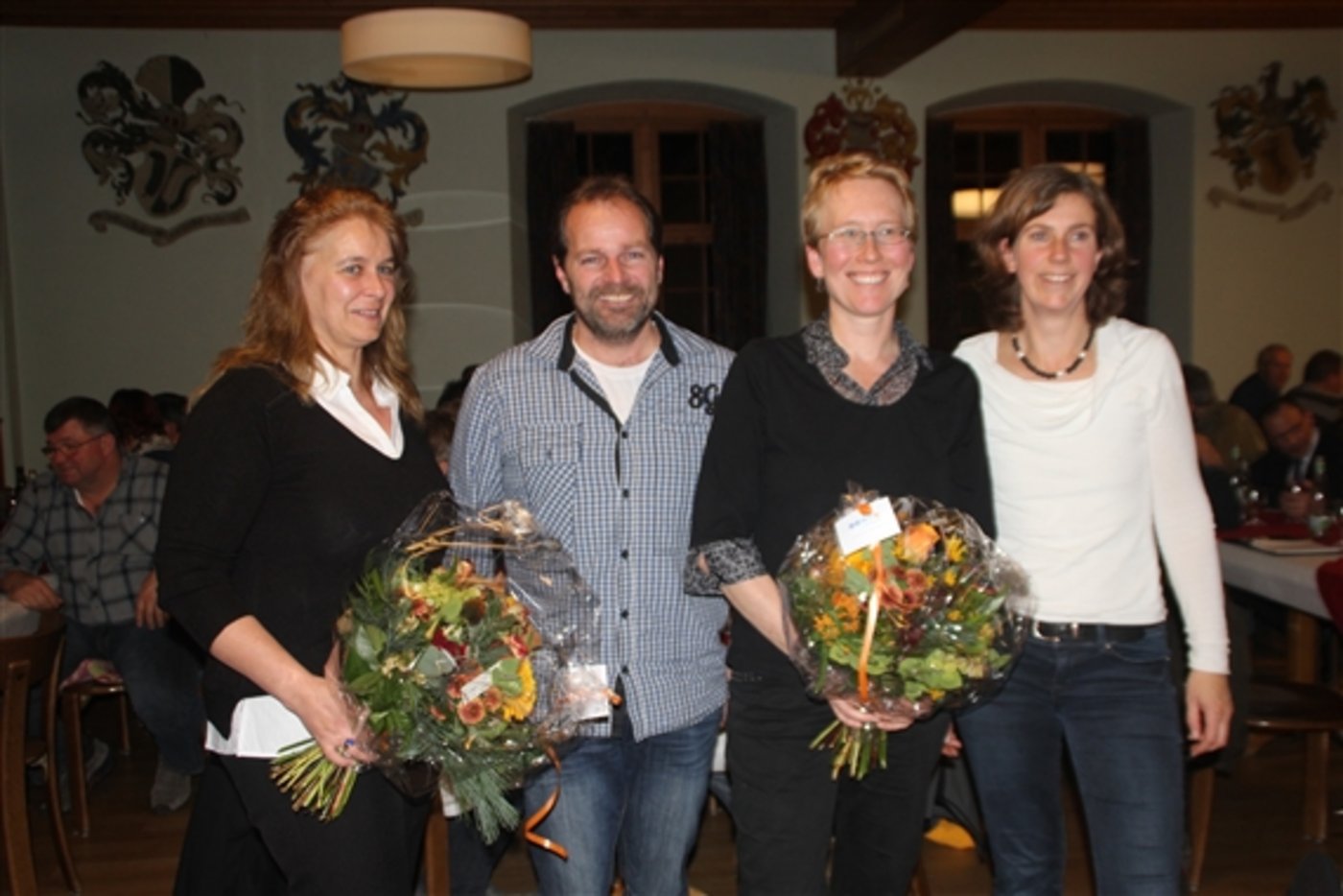 Die neue Bauernsekretärin Virgina Stoll mit Bauernverbandspräsident Christoph Graf, Sanna Bührer Winiger und Nora Winzeler (v. l. n..r.). Bild: RoMü