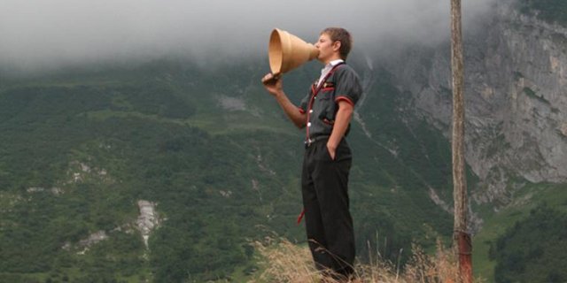 Fabian Hurschler ruft den Alpsegen