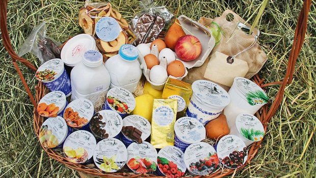 Milchprodukte vom Hof – mit Herzblut hergestellt Die vielfältige Produktepalette der Familie Gachnang ist im Hofladen und in diversen anderen Läden erhältlich. (Bild Familie Gachnang)