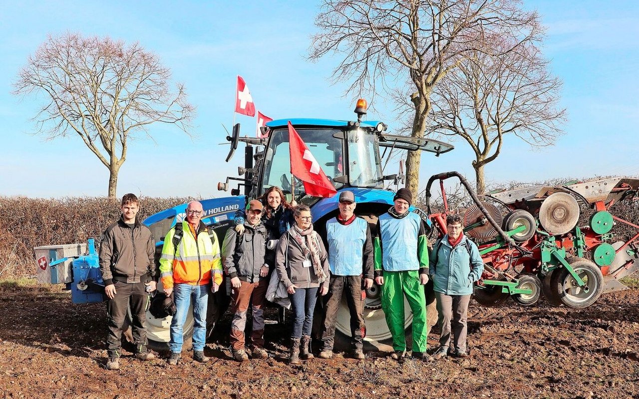 Am Wettpflügen räumten die Schotten und die Iren ab. Der Autor, der zusammen mit Michael Stamm (mit Gilets) an der EM die Schweiz vertreten hat, ist trotzdem mit seiner Leistung zufrieden. Er hatte sich auf schwere Böden eingestellt.