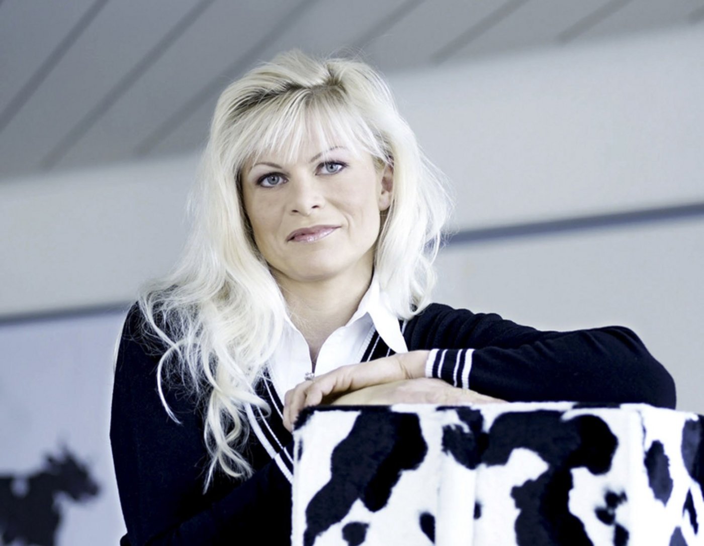 «Wenn ich sehe, wie viel gearbeitet wird im Milchsektor und wie tief die Preise sind, dann gibt mir das zu denken»: Charlotte Hofstetter war 14 Jahre lang für Swissmilk tätig. (Bild SMP)