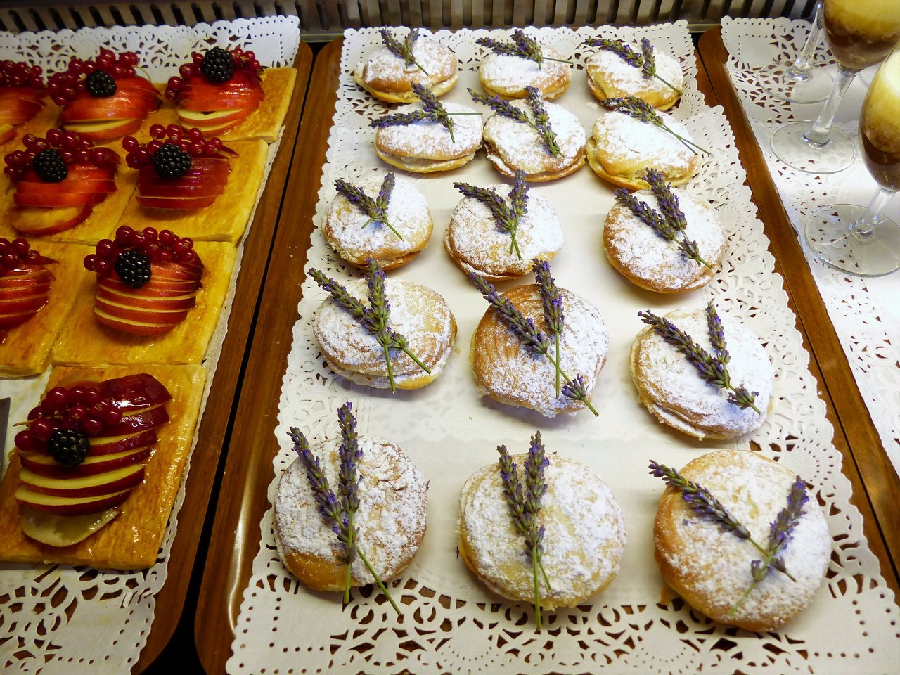 Die traditionell verfügbaren Produkte Lavendel und Einkorn werden in der Region Luberon zu leckeren Spezialitäten verbunden. (Bild Petra Jacob)