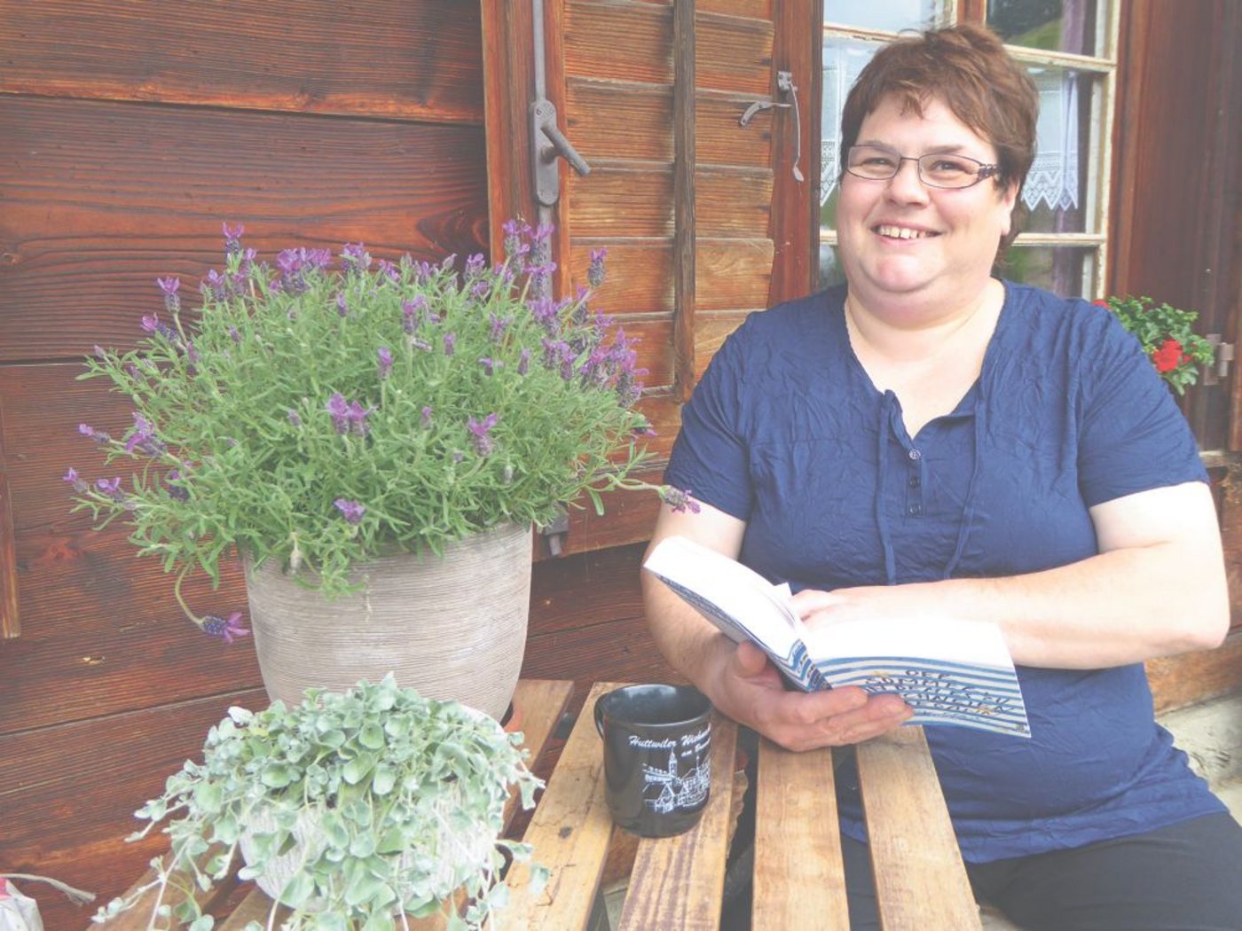 Monika Nyffenegger geniesst ruhige Momente gerne mit einem guten Buch. (Bild Barbara Heiniger)