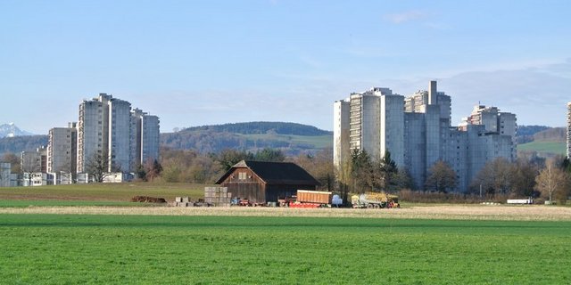 Heute geschehen die meisten Enteignungen wegen Infrastruktur-Projekten. (Symbolbild BauZ)