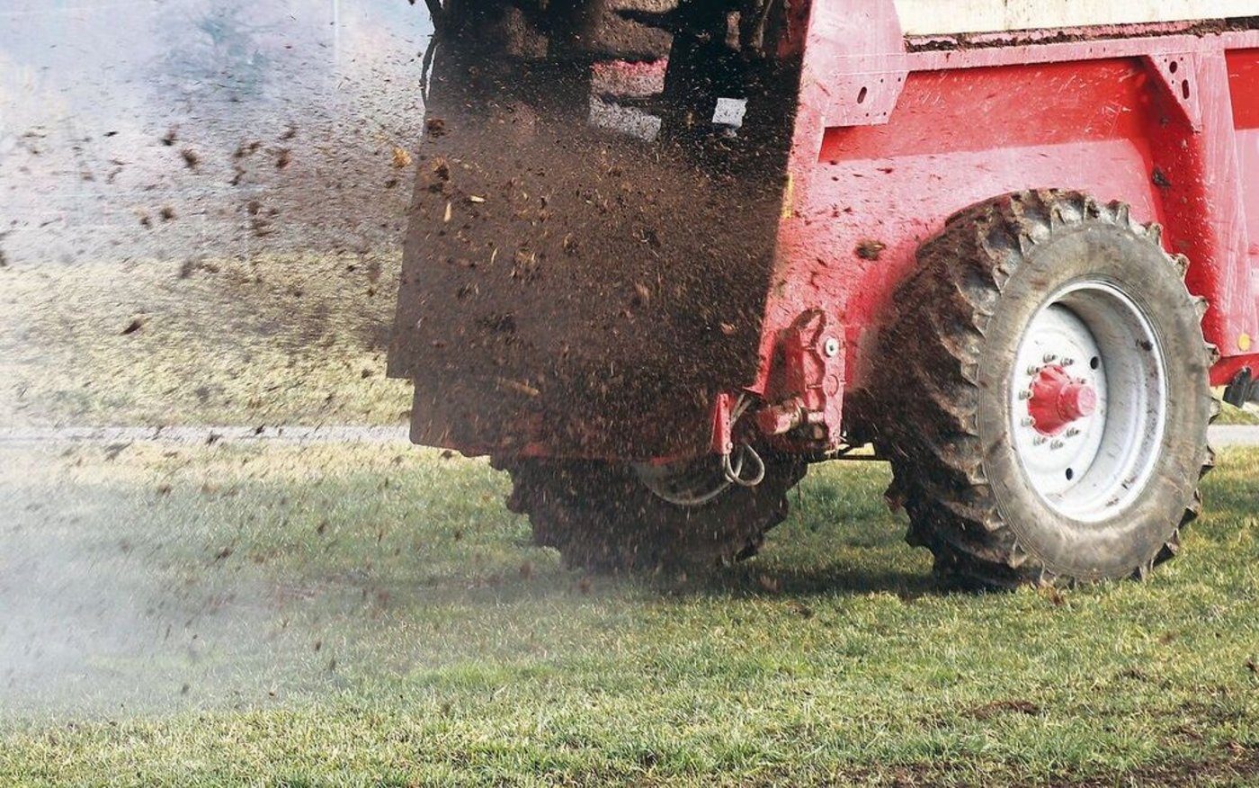 Wenn die Tagesmitteltemperaturen genügend hoch sind, darf der Mist auf das Feld.