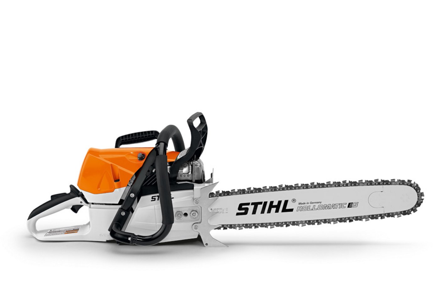 Klassenbester: Mit einem Motorgewicht von nur 6 kg ist die STIHL  MS 462 C-M die leichteste Profi-Motorsäge in der 70 cm³-Hubraumklasse und wurde auf der Neuheitenschau im Vorfeld der Fachmesse demopark mit der Silbermedaille ausgezeichnet. (Bild STIHL)