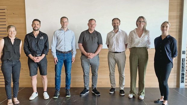 Mitorganisatorin Daniela Büchel vom LSZG mit den Referent(innen) Christian Lütolf, Andreas Baumann, Ralph Langholz, Achim Walter, Anastasia Lammer sowie Moderatorin Angelika Hardegger (v. l. n. r.).