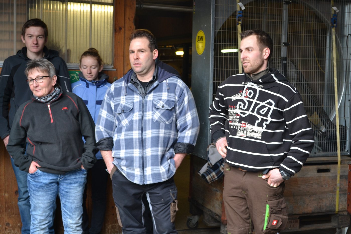 Nach der Hauptverammlung wurde der bekannte Zuchtbetrieb der Generationengemeinschaft Bärtschi in Ursellen BE besucht. Die Söhne führen mit ihrer Mutter einen 33 ha Betrieb mit 40 Kühen.