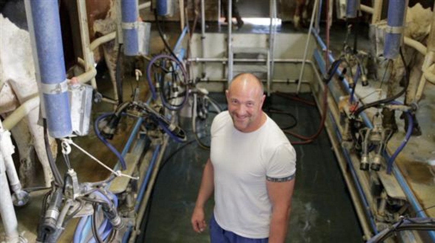 Von Haus aus ist Stefan Burkhalter Landwirt. (Bild Flavian Cajacob)