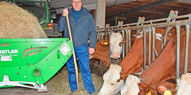 Edgar Kupper führt den Biobetrieb seit 28 Jahren. Mit Sohn David übernimmt bald die elfte Generation den Hof.  