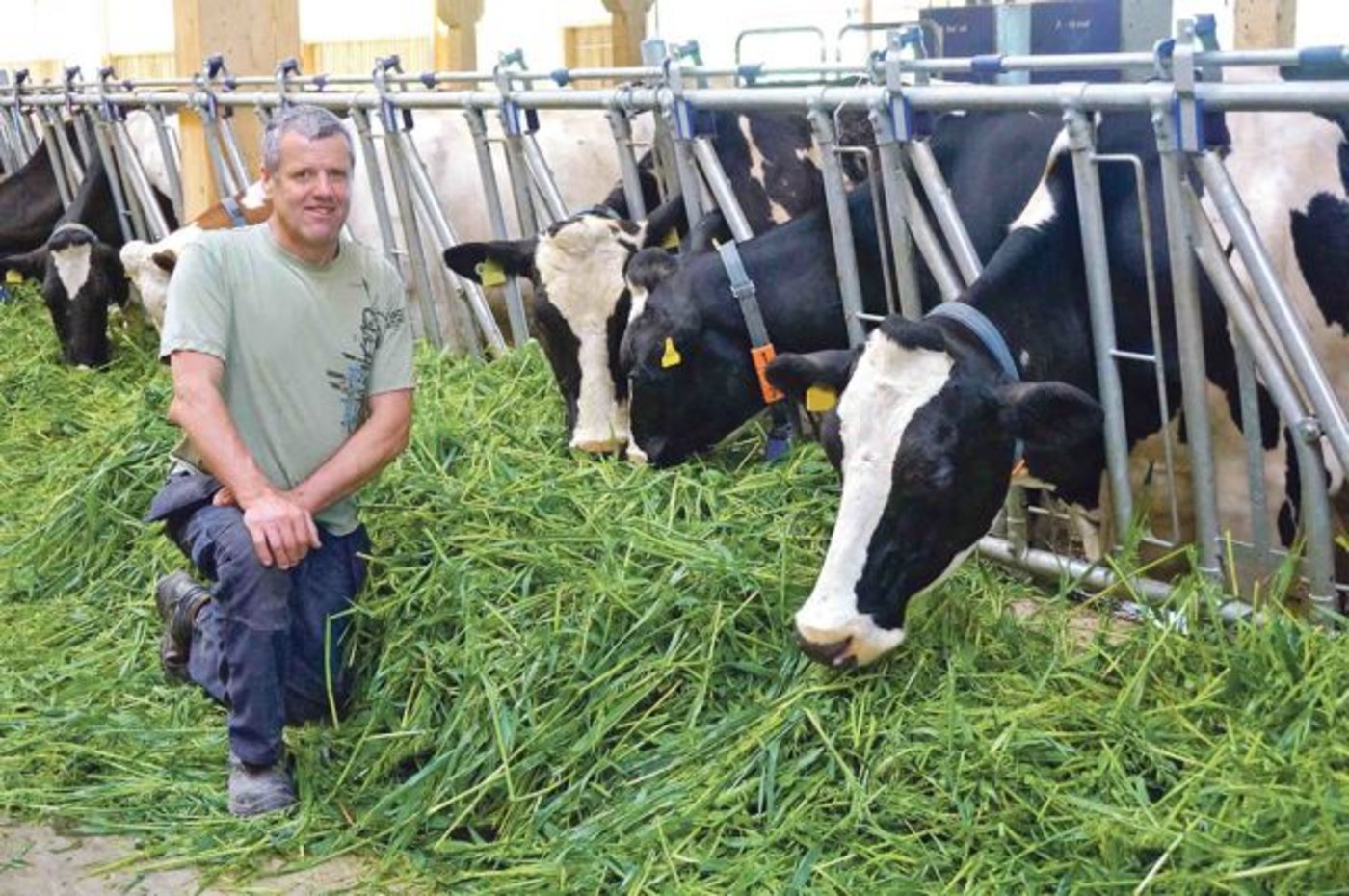 Ueli Leibundgut investierte in einen neuen Stall 2,8 Mio Franken. Der Gruyère-Milchproduzent melkt eine Mio Kilogramm und erhält momentan 80 Rp./kg Milch.