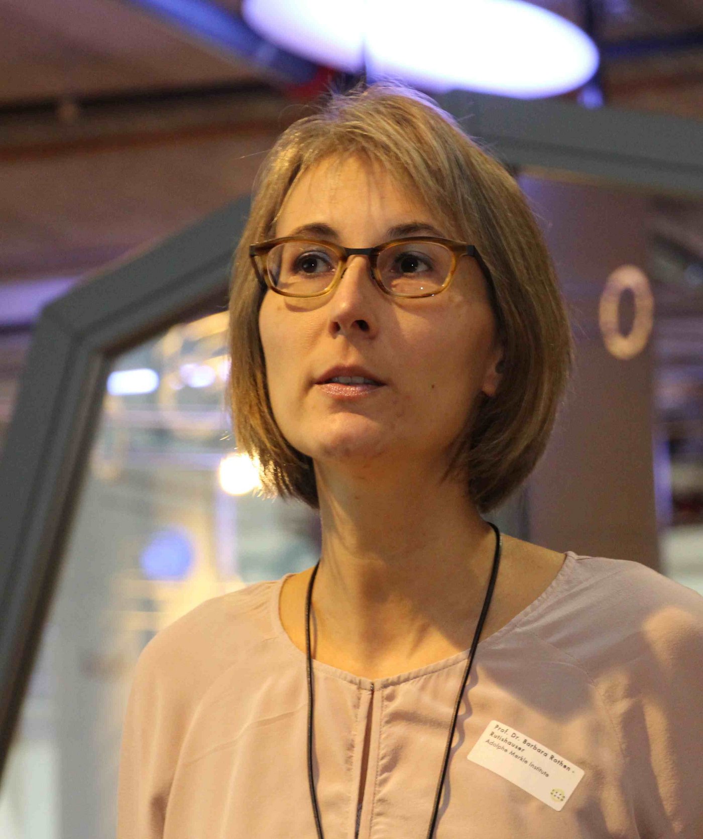 Prof. Dr. Barbara Rothen-Rutishauser leitet das NFP 64, welches untersucht, wie sich therapeutische Nanopartikel  in der Lunge auf das Immunsystem auswirken. (Bild Hans Rüssli)