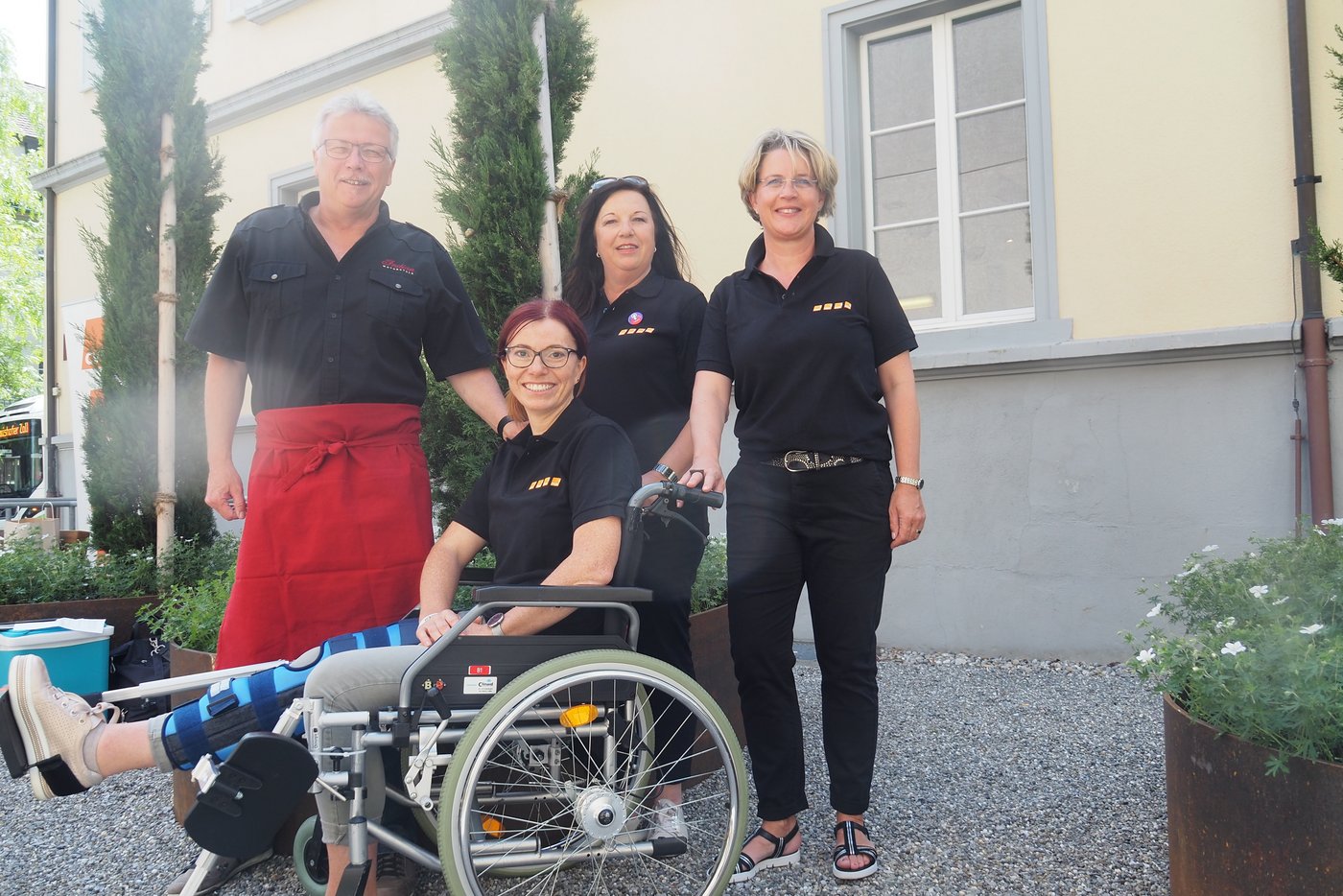 Sie haben den Event organisiert: Sandra Stadler umrahmt vom Kreuzlinger Vize-Stadtpräsiden Ernst Zülle; Marliese Bänziger, Geschätsstellenleiterin der CVP Thurgau und Karin Könige, Landfrau aus Tagerwilen (v. l. n. r.)