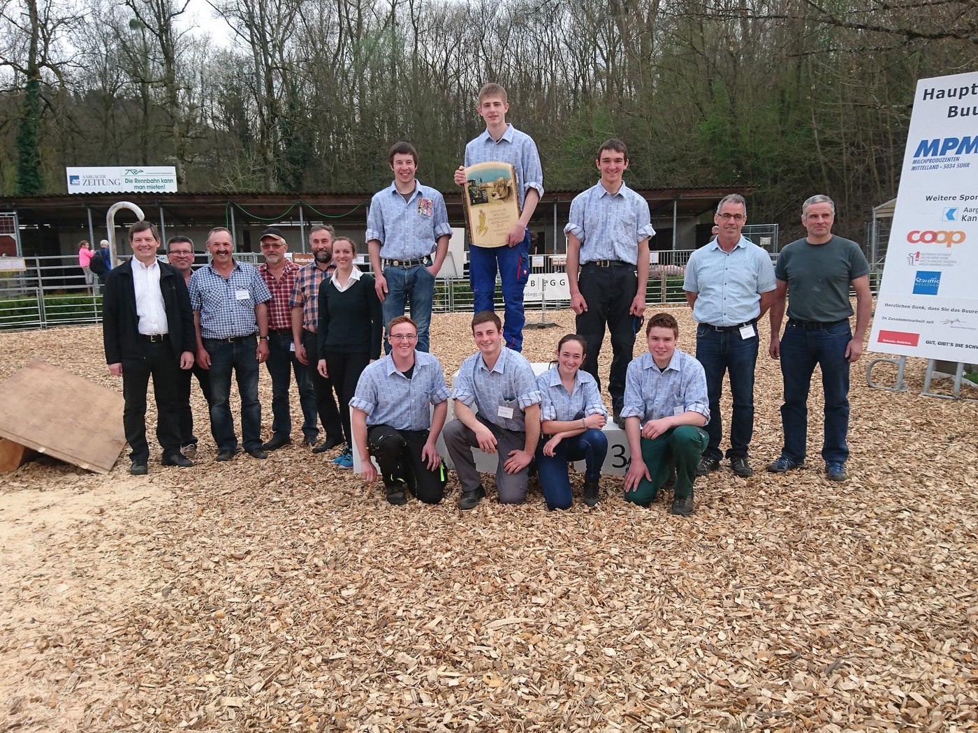 Gruppenbild der Teilnehmer.