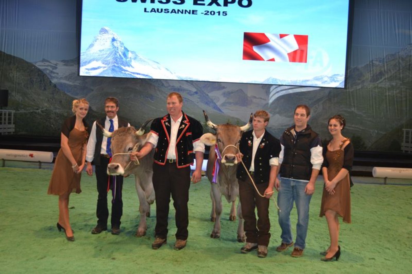 Champion (links): Eldorado Zilla, Alfred und Judith Anderegg, Meiringen mit der Reserve Champion: Franz Tirza, Franz Bergmann, Matten