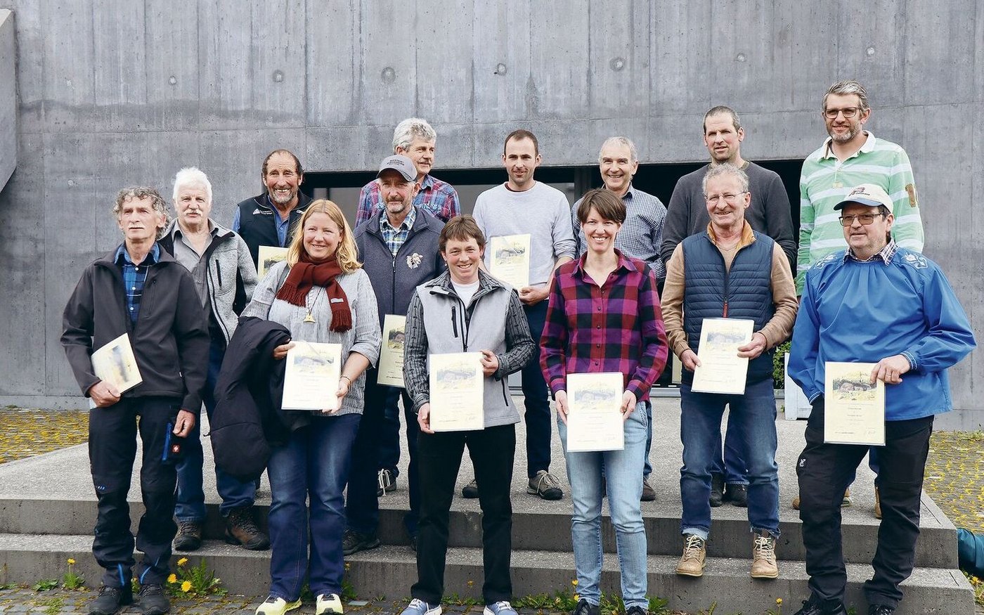 Diese Frauen und Männer wurden für ihre langjährige Arbeit zugunsten der Alpwirtschaft geehrt.