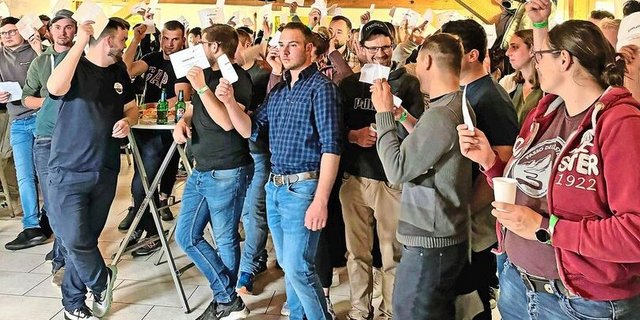 Der Aufmarsch zur Gründungsversammlung hat die Erwartungen der Organisatorinnen und Organisatoren übertroffen.