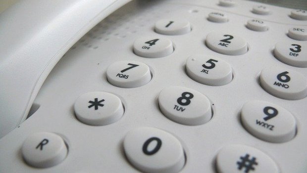 Die Swisscom kann den Dienst für das Alp-Telefon bis zum 1. April unterbrechen. (Symbolbild Pixabay)