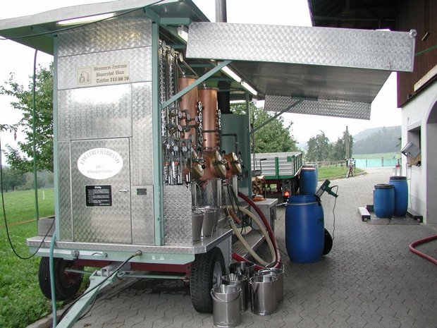 Wenig einheimischer Alkohol wegen Wetter So wenig Alkohol wie im Brennjahr 2012/2013 ist in der Schweiz noch nie gebrannt worden. Schuld war das Wetter. (Bild: BauZ)