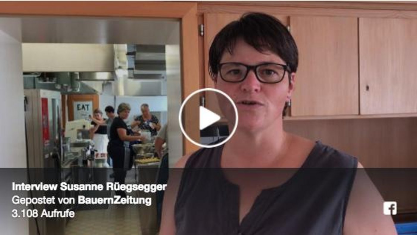 Die BauernZeitung hat am Samstag, 26. August und Montag, 28. August die Auftischet-Gastgeberinnen während den Vorbereitungen gefilmt. (Printscreen Video-Beitrag, BauZ)
