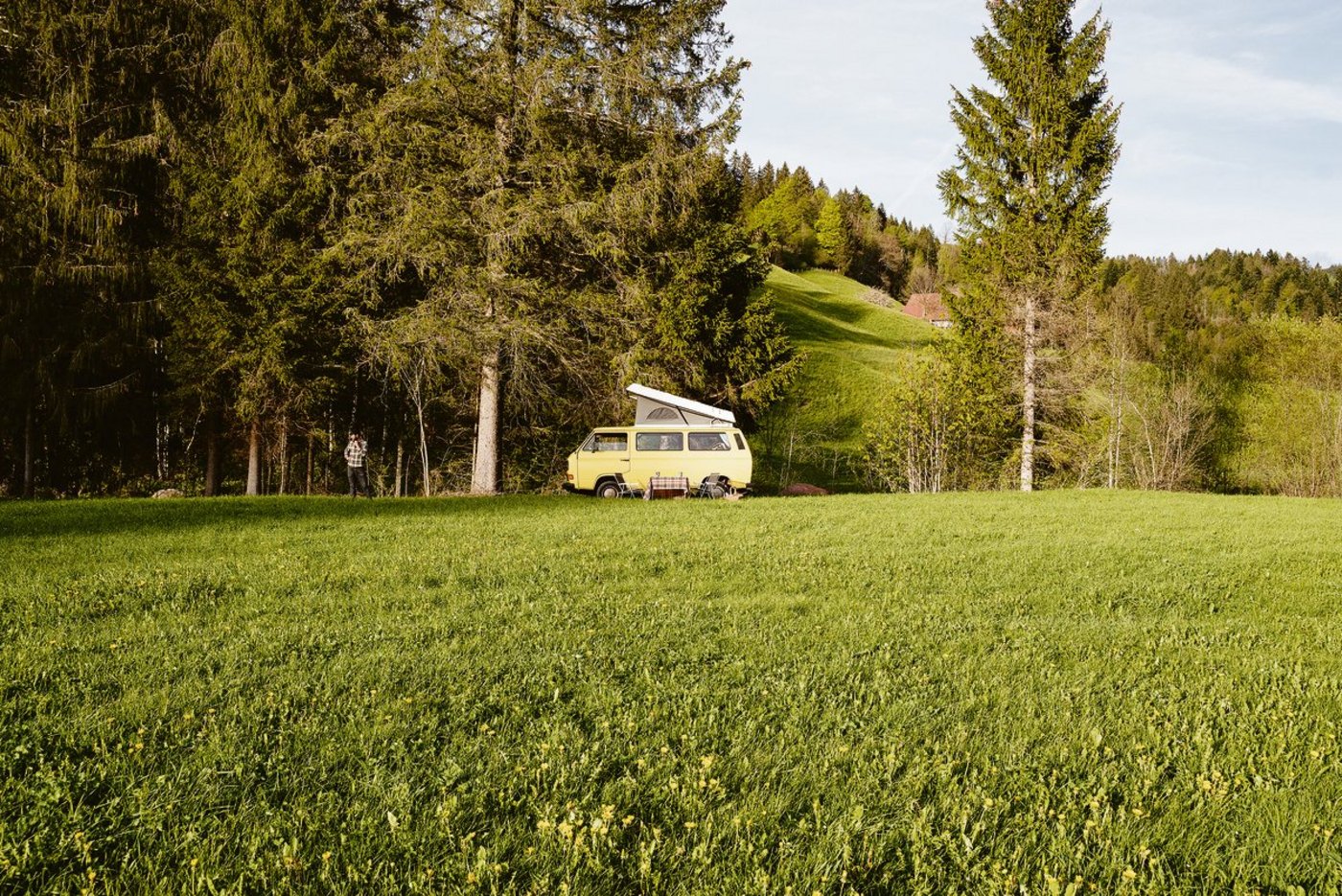 Die Plattform Nomady bietet Stellplätze für Wohnmobile, Camper und Wohnwagen in der Natur an. Oft wird dazu ein Platz in der Landwirtschaft oder neben einem Waldstück vermittelt.(Bild Nomady)