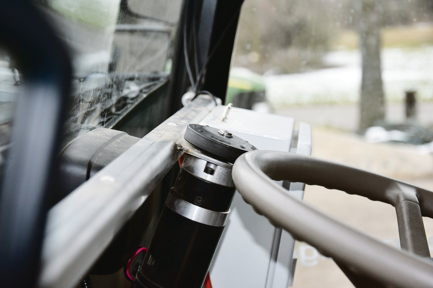 Dieser Motor führt das Lenkrad vollautomatisch. (Bild gif)