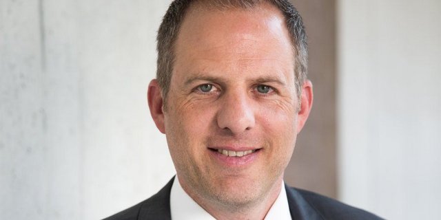 Seit dem 1. September 2018 ist Philipp Zgraggen Leiter Unternehmensentwicklung der Volg-Gruppe. (Bild zVg)