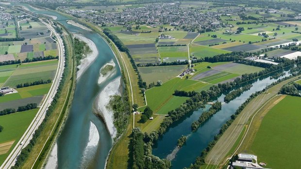 Durch das Hochwasser Durch das Hochwasserschutzprojekt wird der Gewässerraum ausgedehnt. Fruchtfolgeflächen gehen verloren.