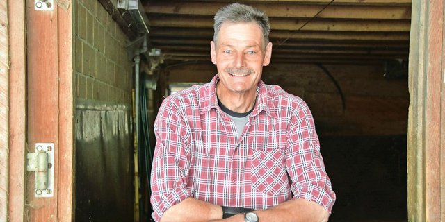 Urs Hänni hat im April seine Kühe verkauft, der Stall ist leer.