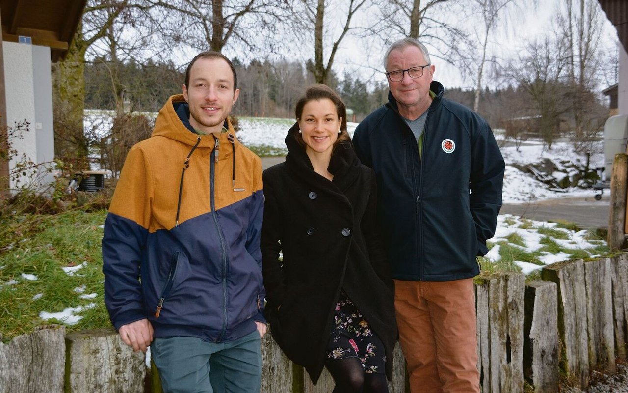 Betriebsleiter Gabriel und Antonia mit Vater Anton Ruckli (v. l. n. r.).