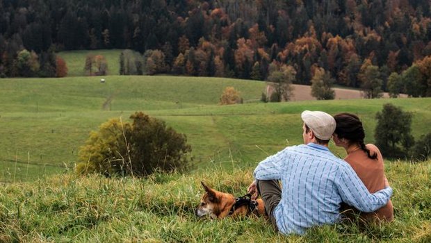 In eine gemeinsame Zukunft blicken – mit verliebt.bauernzeitung.ch wird die Suche nach der grossen Liebe ein Stückchen einfacher. 